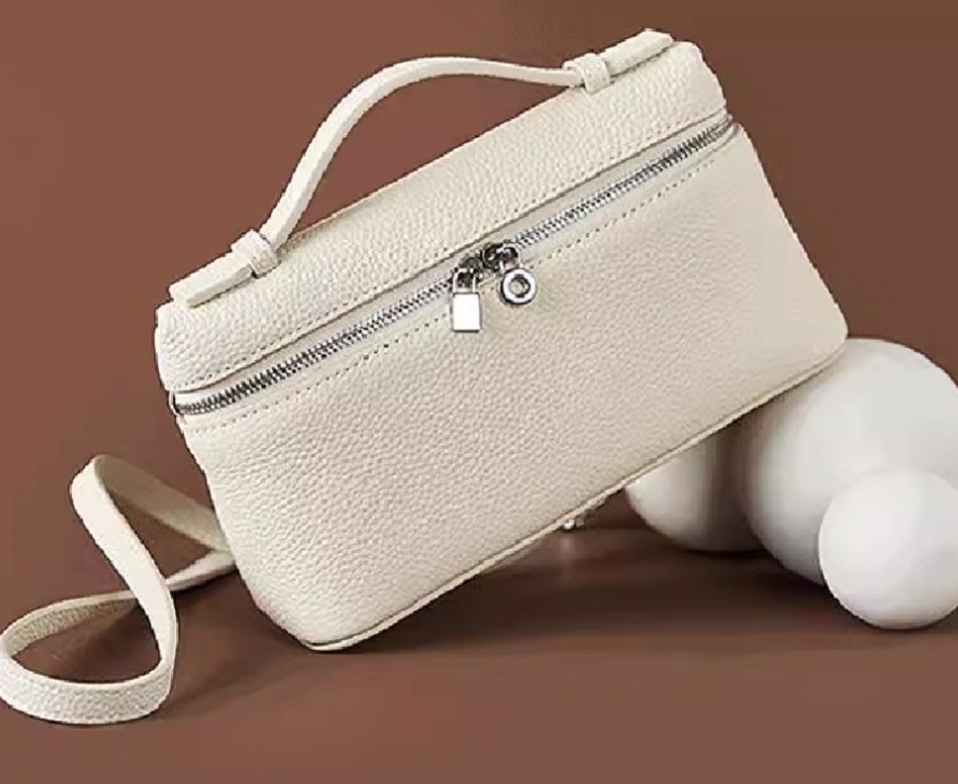 The Structured Pebble Vanity & Wash Case